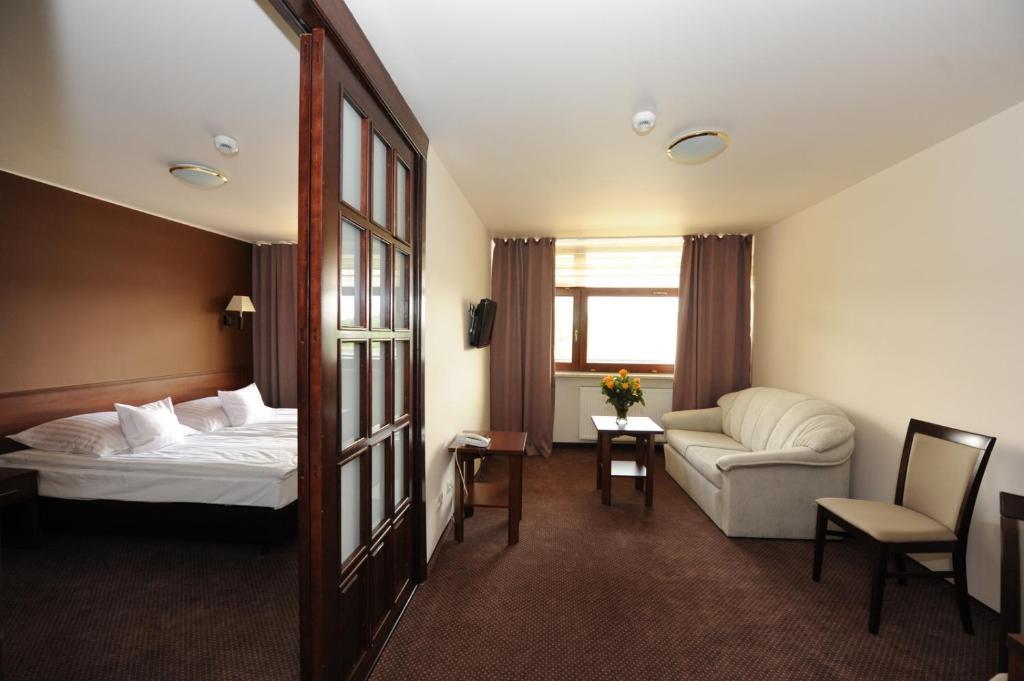 Hotel Kormoran Mierki Rum bild